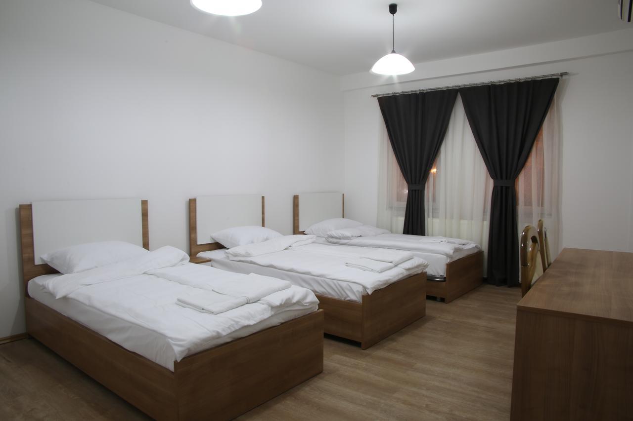 Hotel Rio Prishtine Bagian luar foto