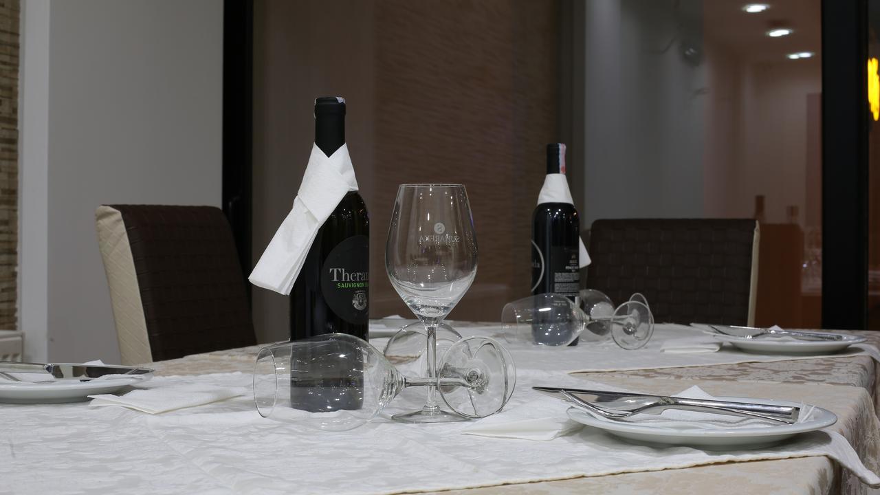 Hotel Rio Prishtine Bagian luar foto