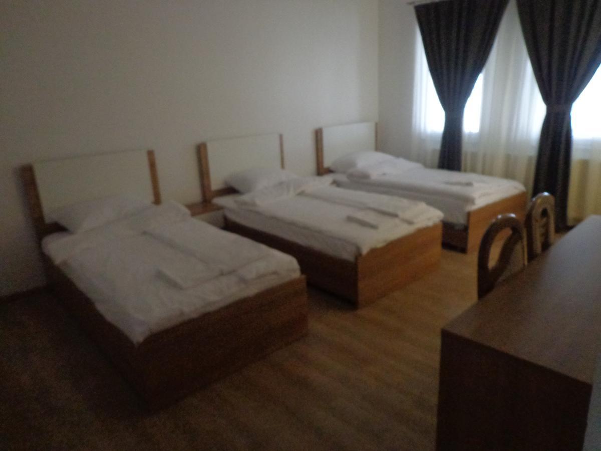 Hotel Rio Prishtine Bagian luar foto