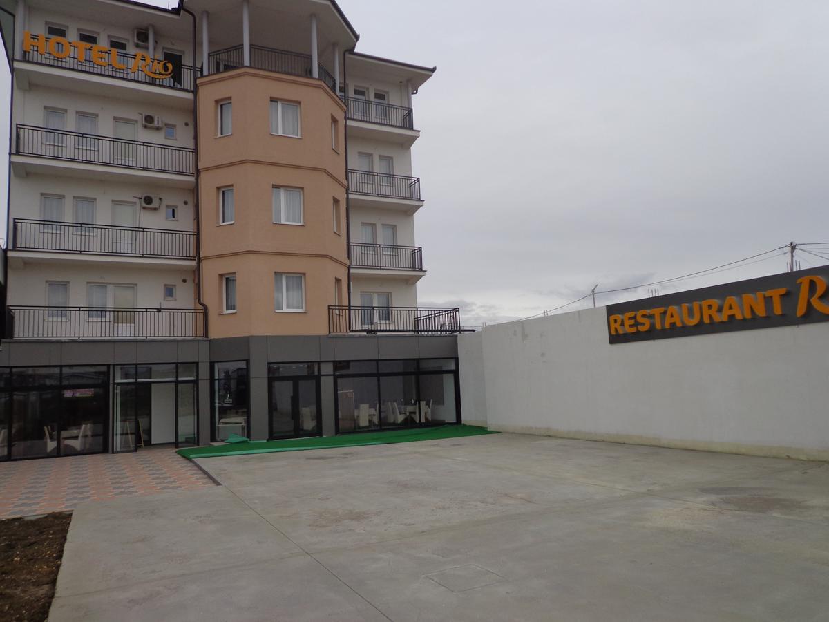 Hotel Rio Prishtine Bagian luar foto