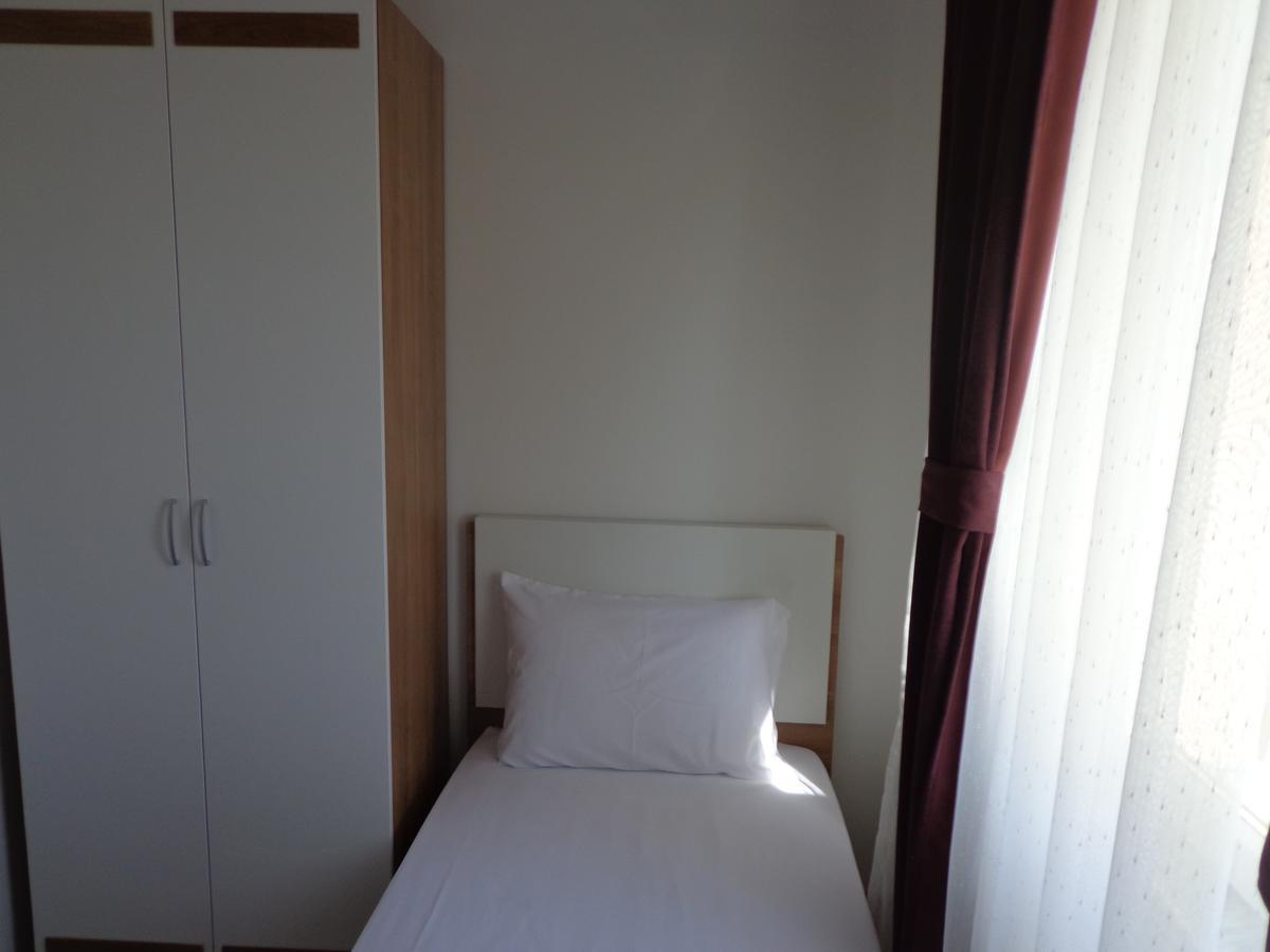 Hotel Rio Prishtine Bagian luar foto