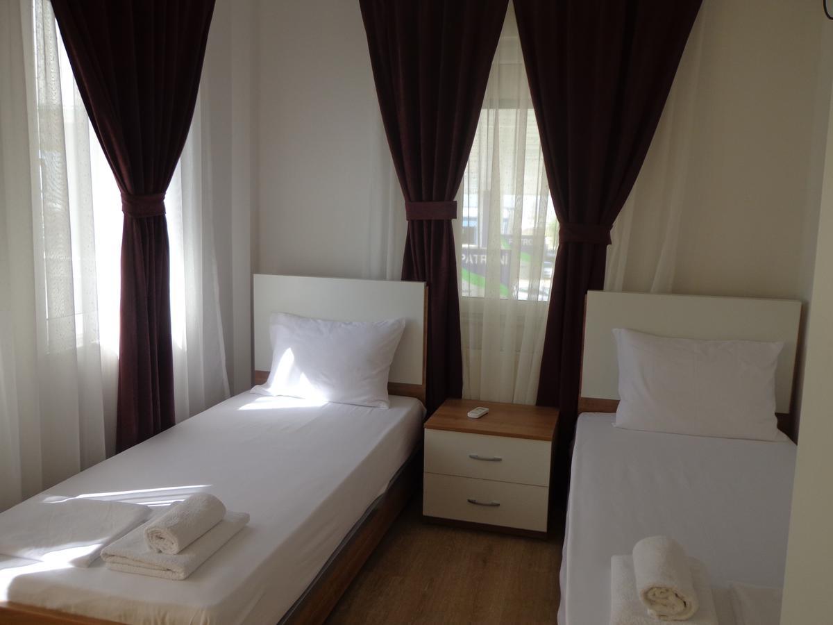 Hotel Rio Prishtine Bagian luar foto