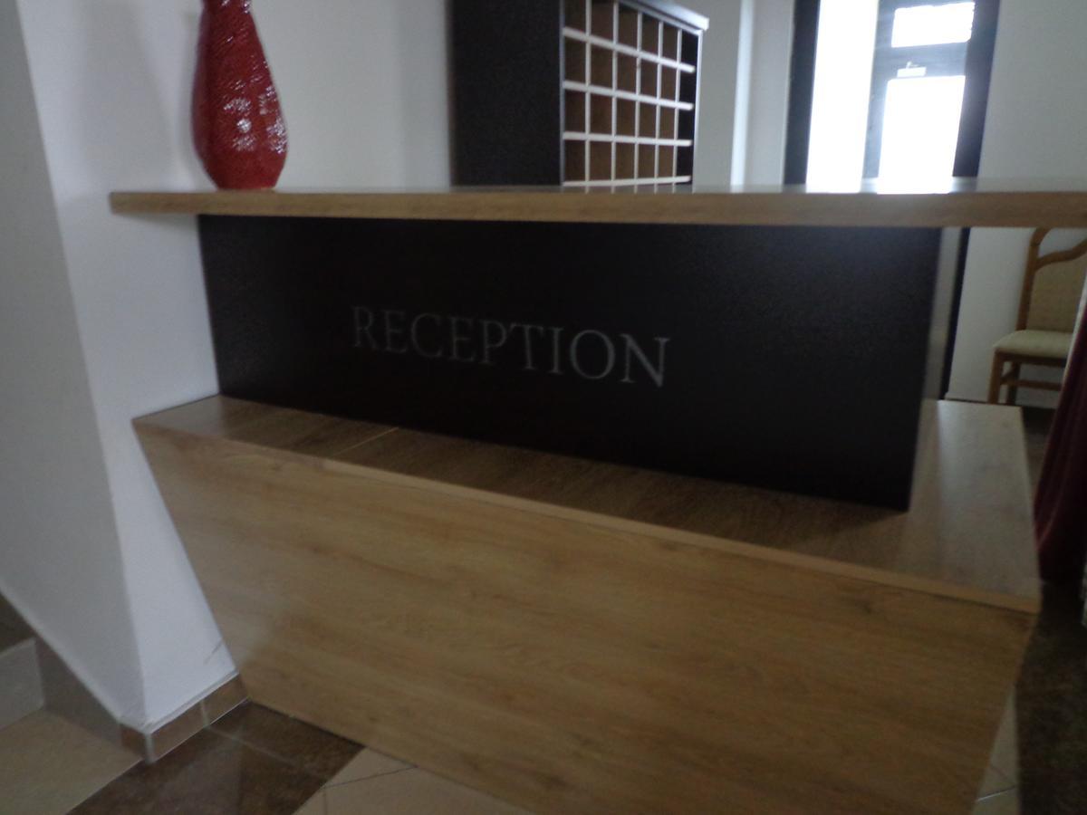Hotel Rio Prishtine Bagian luar foto