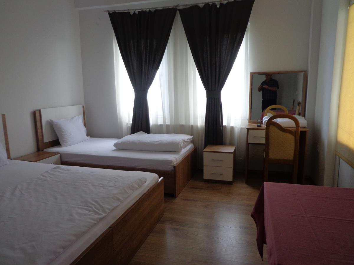 Hotel Rio Prishtine Bagian luar foto