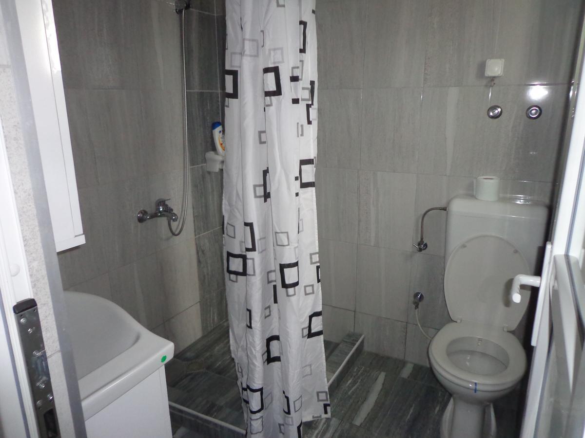 Hotel Rio Prishtine Bagian luar foto