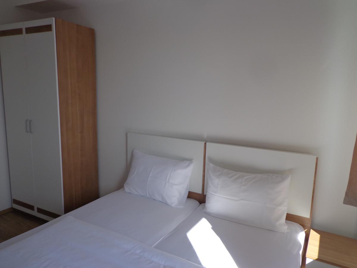 Hotel Rio Prishtine Bagian luar foto