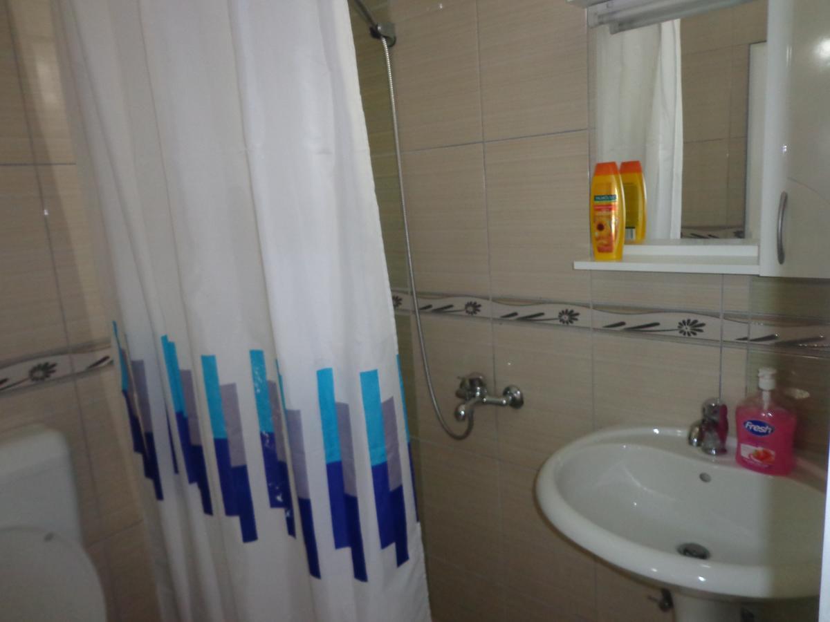 Hotel Rio Prishtine Bagian luar foto