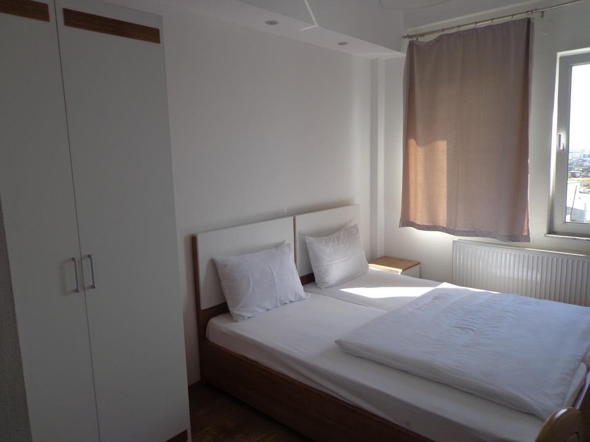 Hotel Rio Prishtine Bagian luar foto