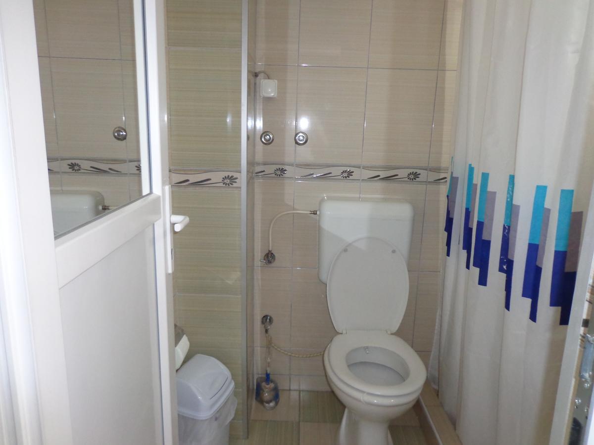 Hotel Rio Prishtine Bagian luar foto