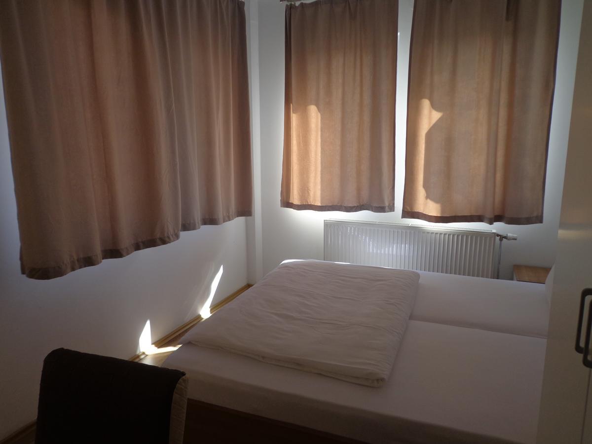 Hotel Rio Prishtine Bagian luar foto